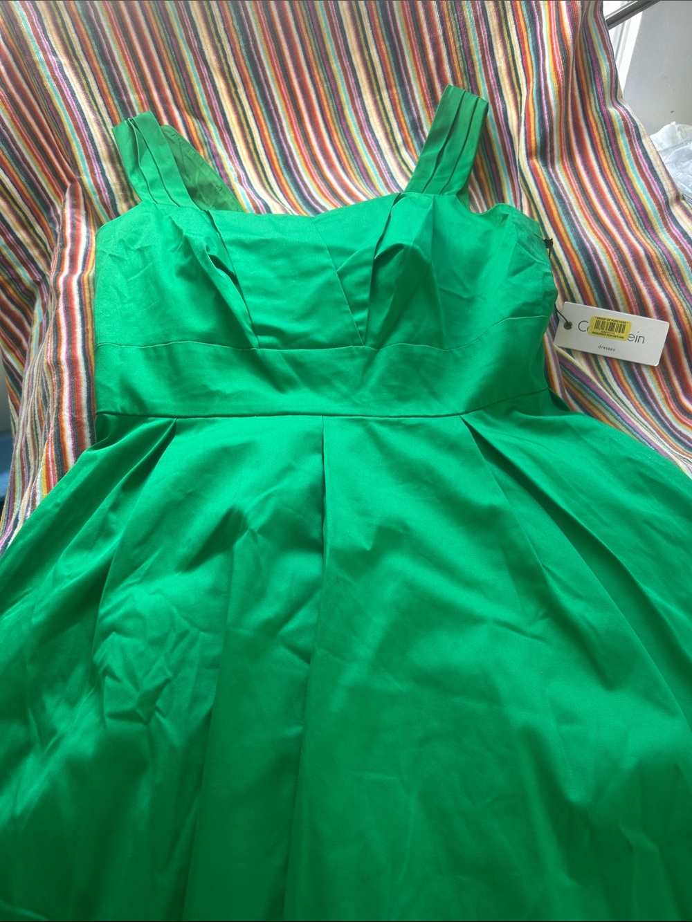 Kelly green stunner - Calvin Klein